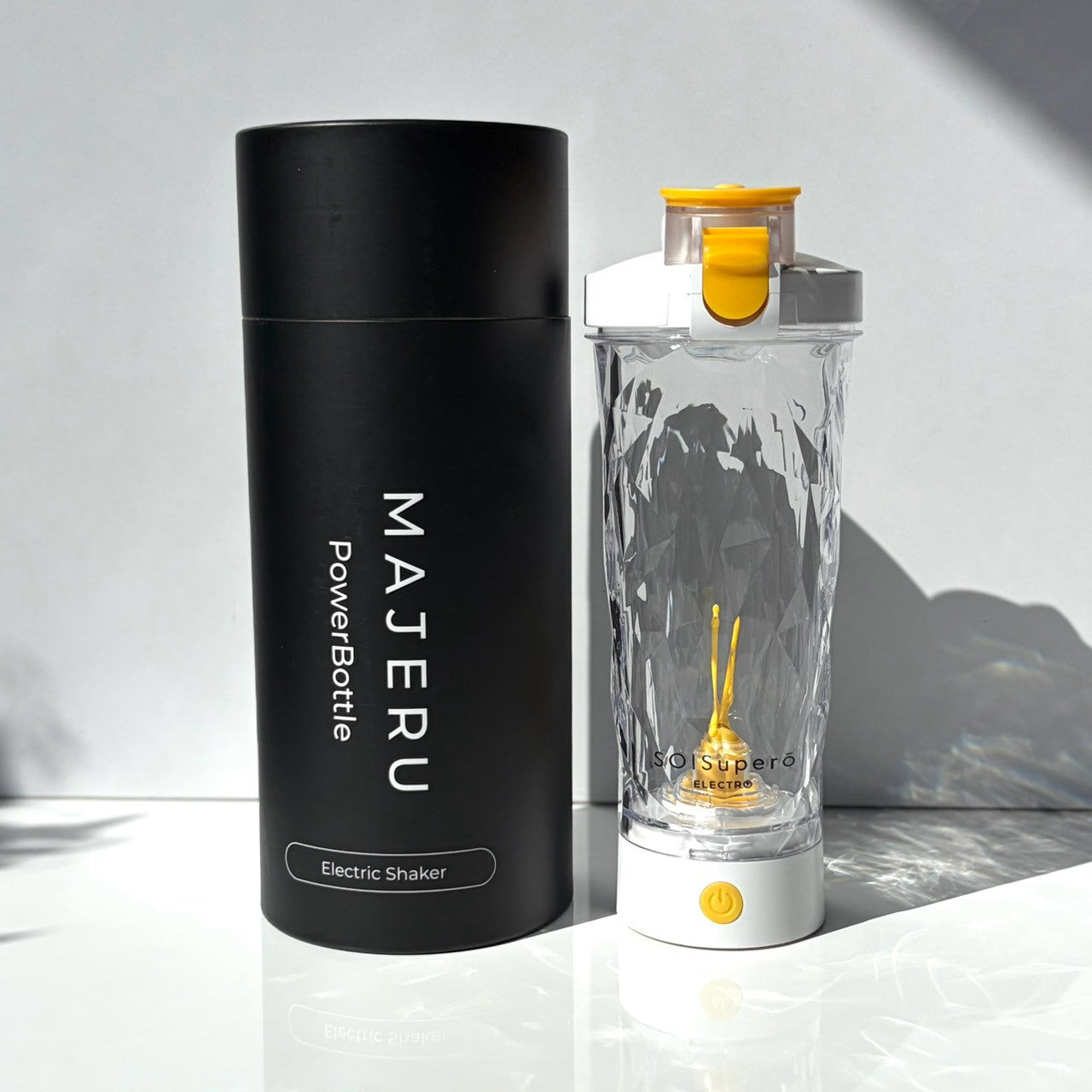 SOISuperō MAJERU power Bottle 650mL ホワイト プロテイン電動シェイカー 株式会社ソイズ