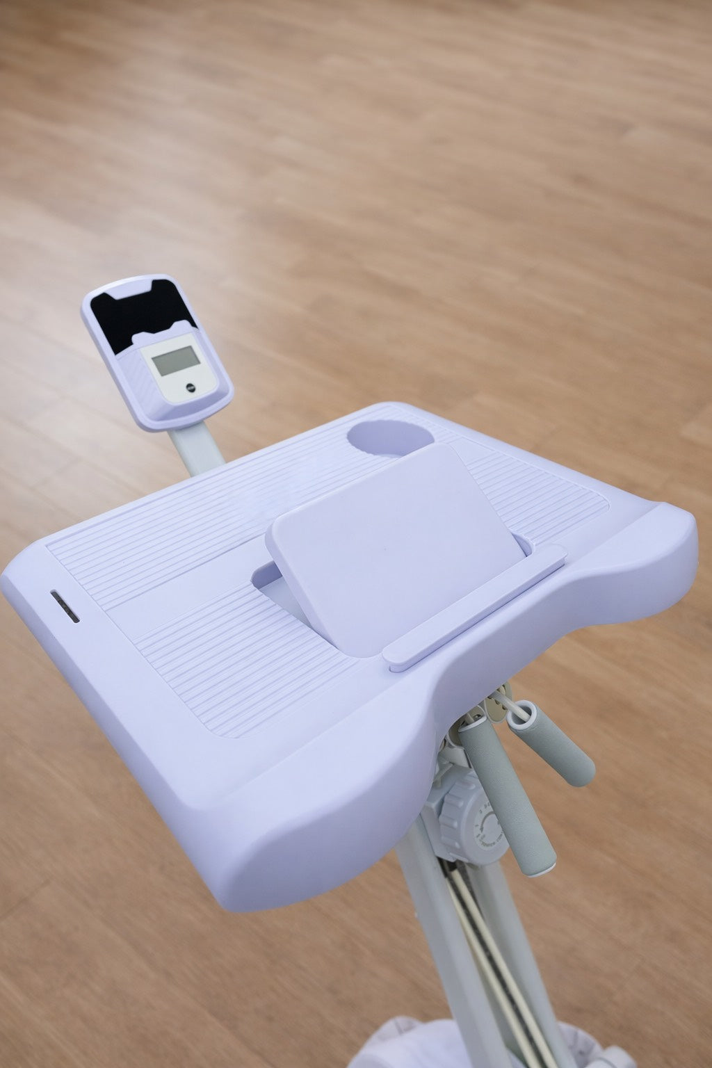 ☆SOISupero ホワイトエアロバイク（テーブル付き）（※他商品と同時購入不可） 家電 株式会社ソイズ
